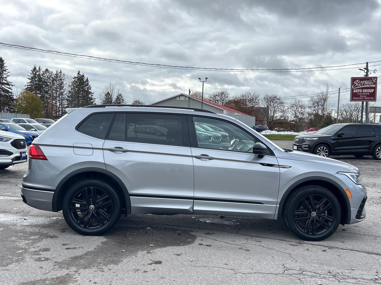 2022 Volkswagen Tiguan Comfortline R-Line Black Edition ** BELLEVILLE** Photo
