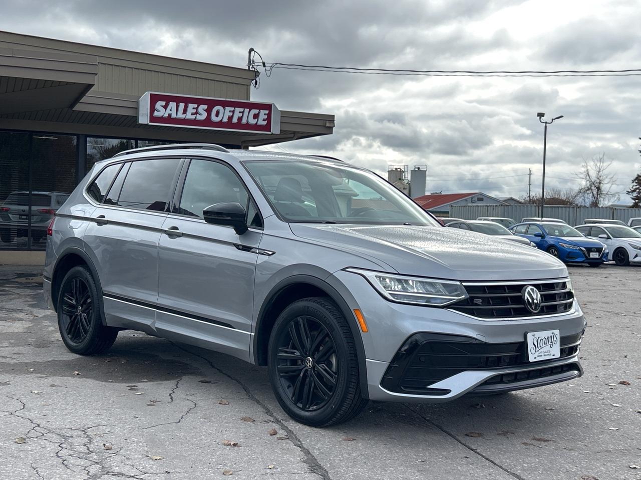 2022 Volkswagen Tiguan Comfortline R-Line Black Edition ** BELLEVILLE** Photo