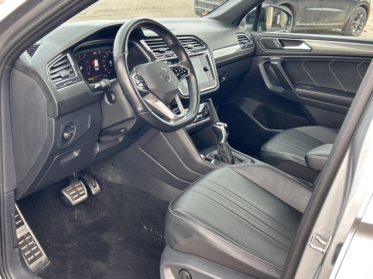 2022 Volkswagen Tiguan Comfortline R-Line Black Edition ** BELLEVILLE** Photo