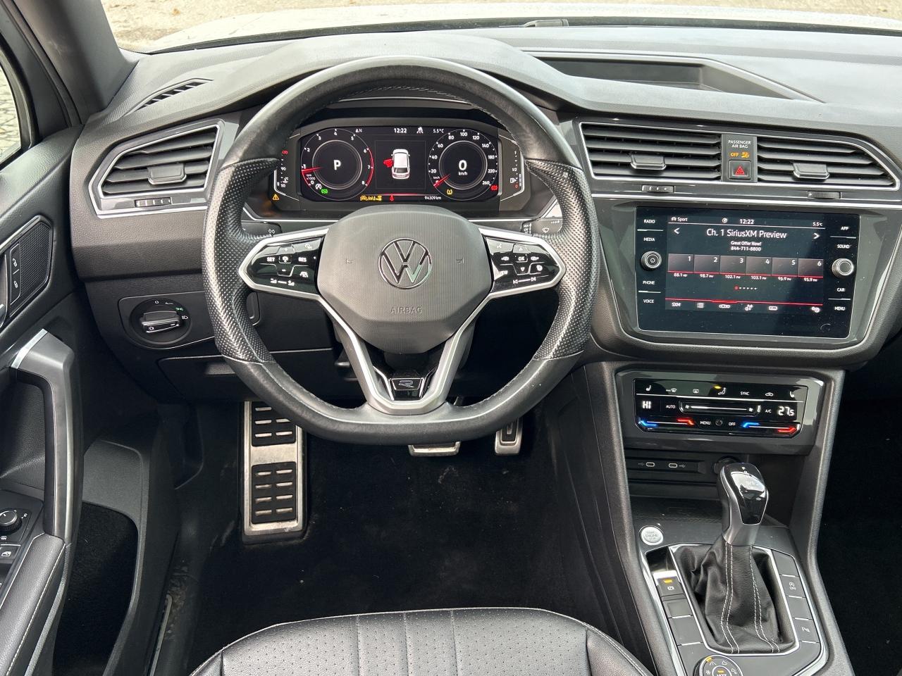 2022 Volkswagen Tiguan Comfortline R-Line Black Edition ** BELLEVILLE** Photo