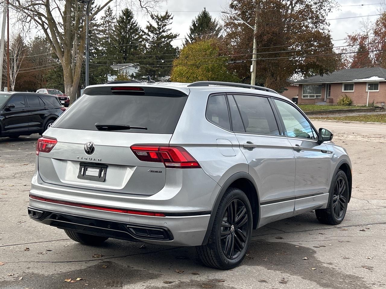 2022 Volkswagen Tiguan Comfortline R-Line Black Edition ** BELLEVILLE** Photo