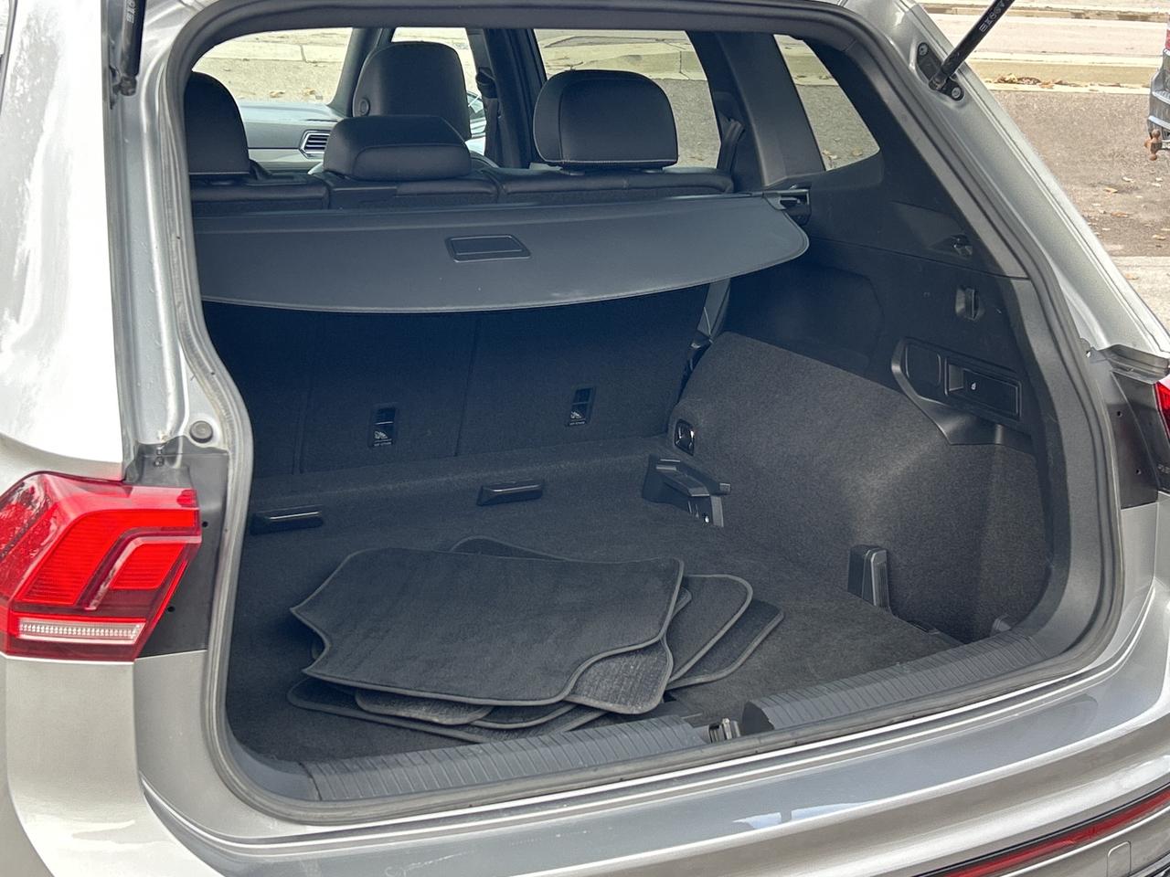 2022 Volkswagen Tiguan Comfortline R-Line Black Edition ** BELLEVILLE** Photo