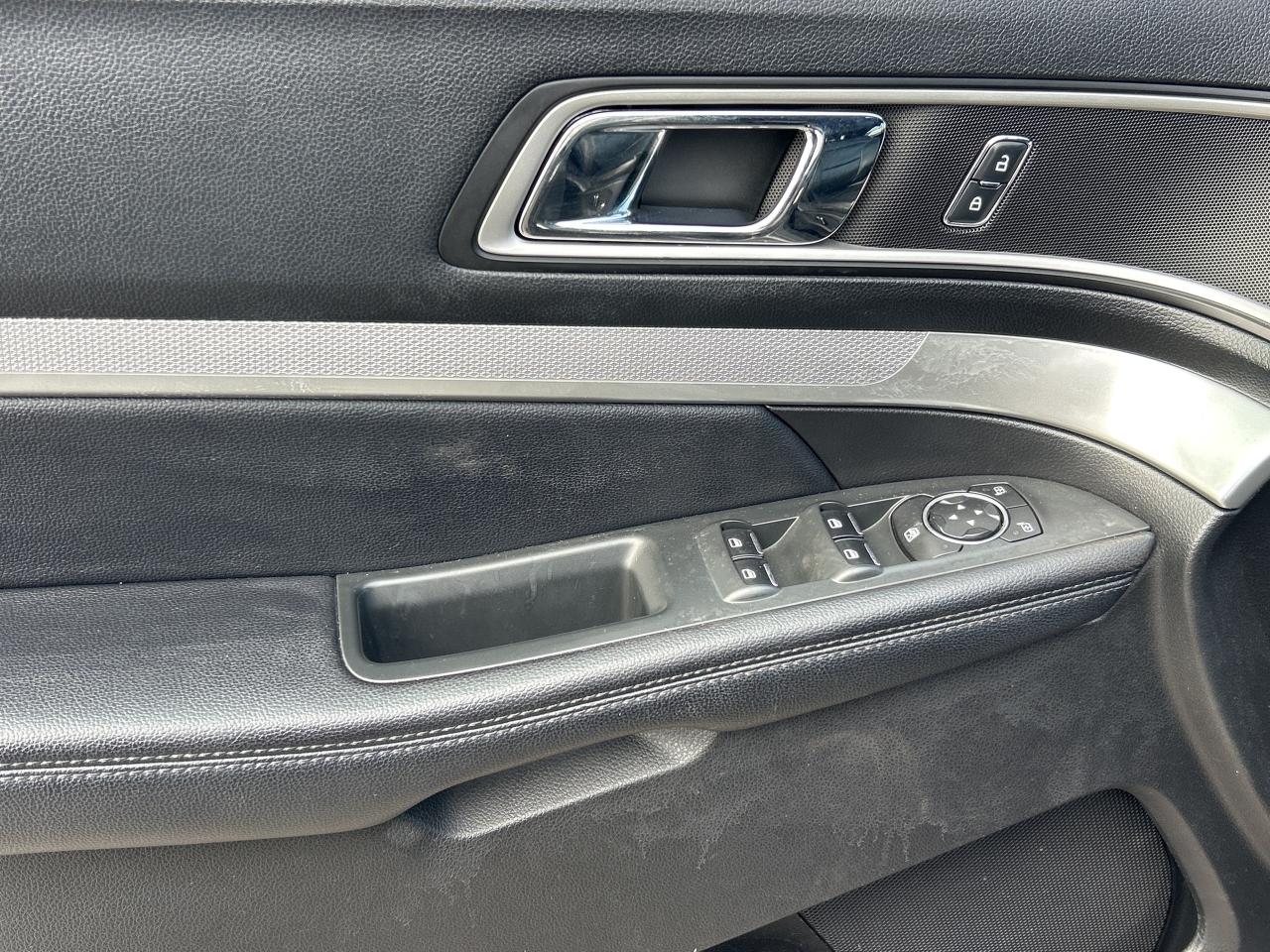 2017 Ford Explorer XLT LEATHER/NAV/PANO ROOF CALL PICTON 181K KM'S Photo