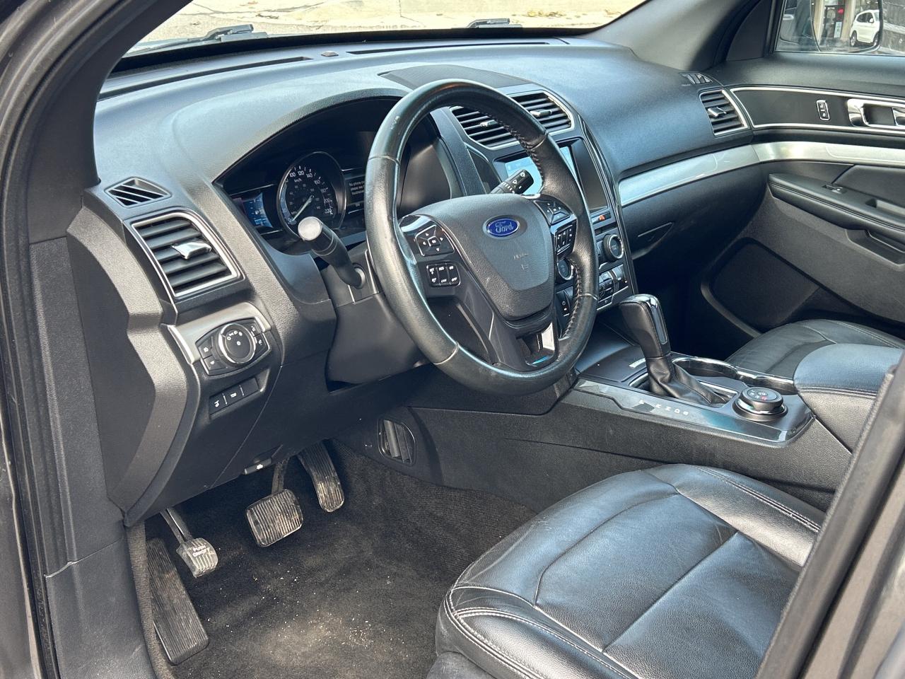 2017 Ford Explorer XLT LEATHER/NAV/PANO ROOF CALL PICTON 181K KM'S Photo