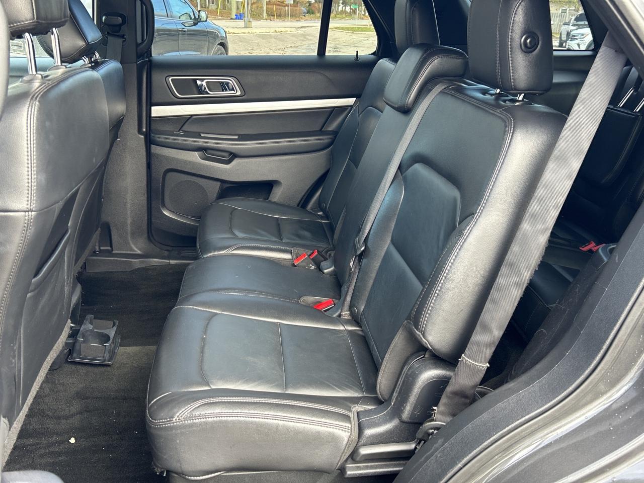 2017 Ford Explorer XLT LEATHER/NAV/PANO ROOF CALL PICTON 181K KM'S Photo