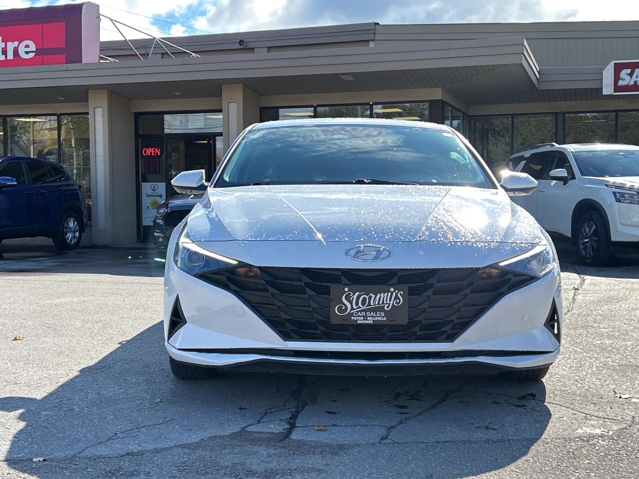 2021 Hyundai Elantra Essential LANE ASSIST/BACKUP CAM CALL PICTON 91K Photo