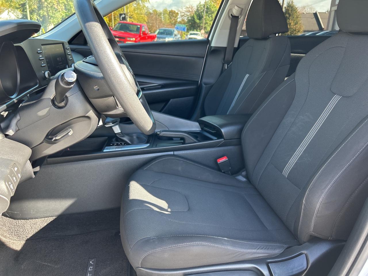 2021 Hyundai Elantra Essential LANE ASSIST/BACKUP CAM CALL PICTON 91K Photo