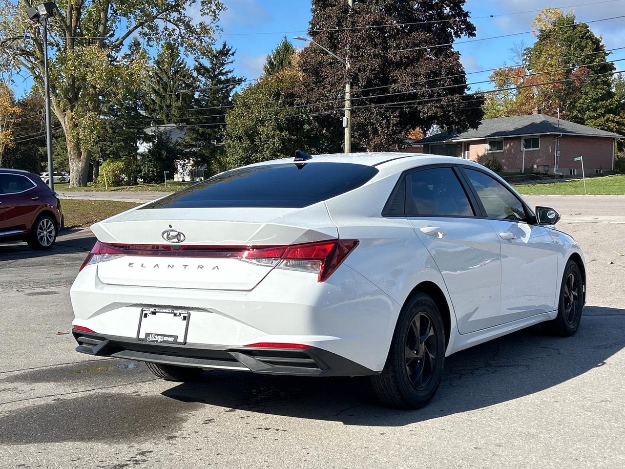 2021 Hyundai Elantra Essential LANE ASSIST/BACKUP CAM CALL PICTON 91K Photo4