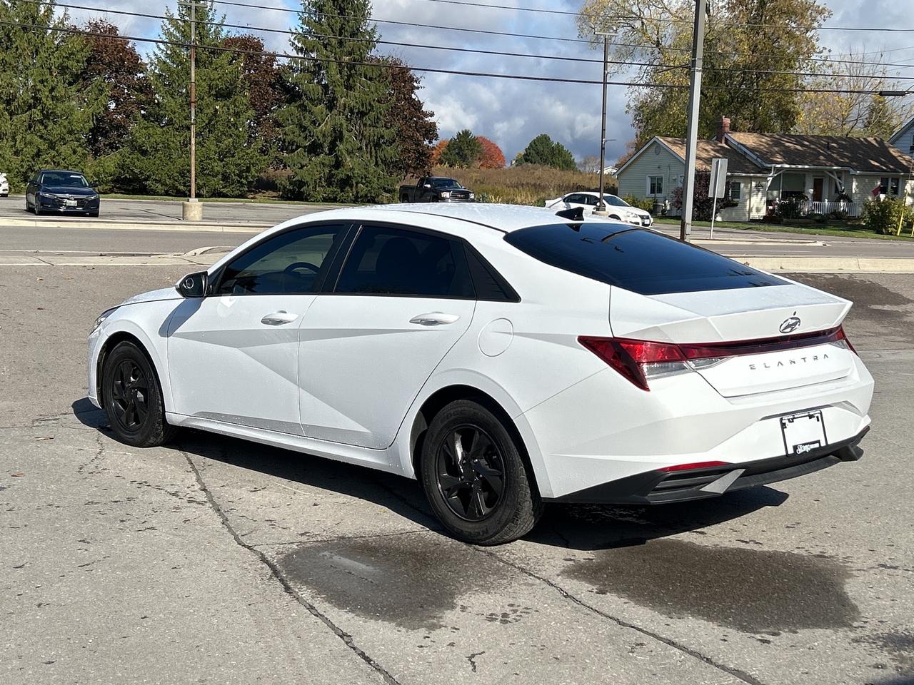 2021 Hyundai Elantra Essential LANE ASSIST/BACKUP CAM CALL PICTON 91K Photo