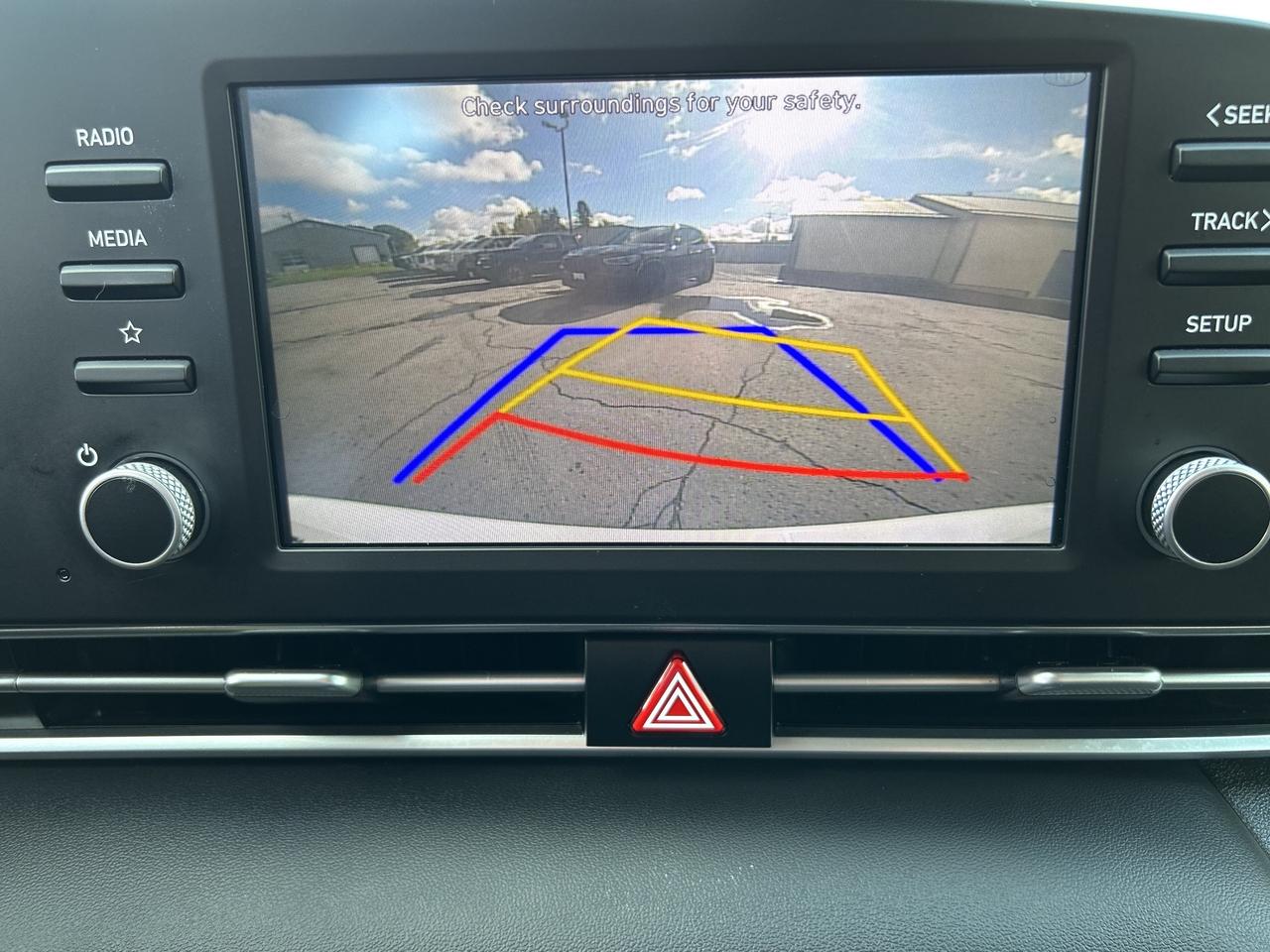 2021 Hyundai Elantra Essential LANE ASSIST/BACKUP CAM CALL PICTON 91K Photo