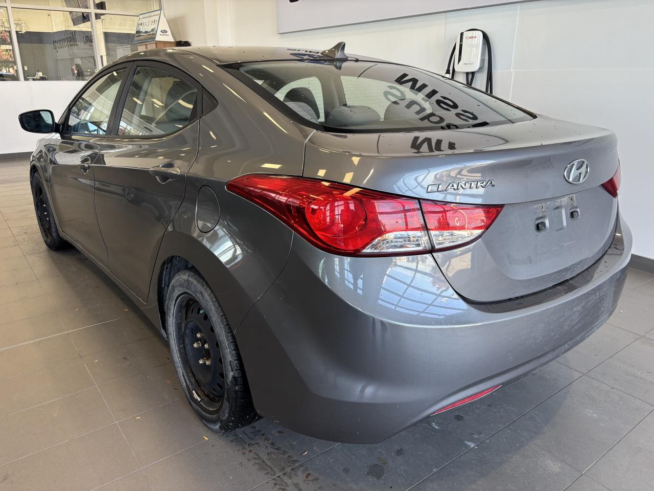 2012 Hyundai Elantra GL   CLEAN CARFAX   MANUAL   SOLD ASIS   BLUETOOTH Photo