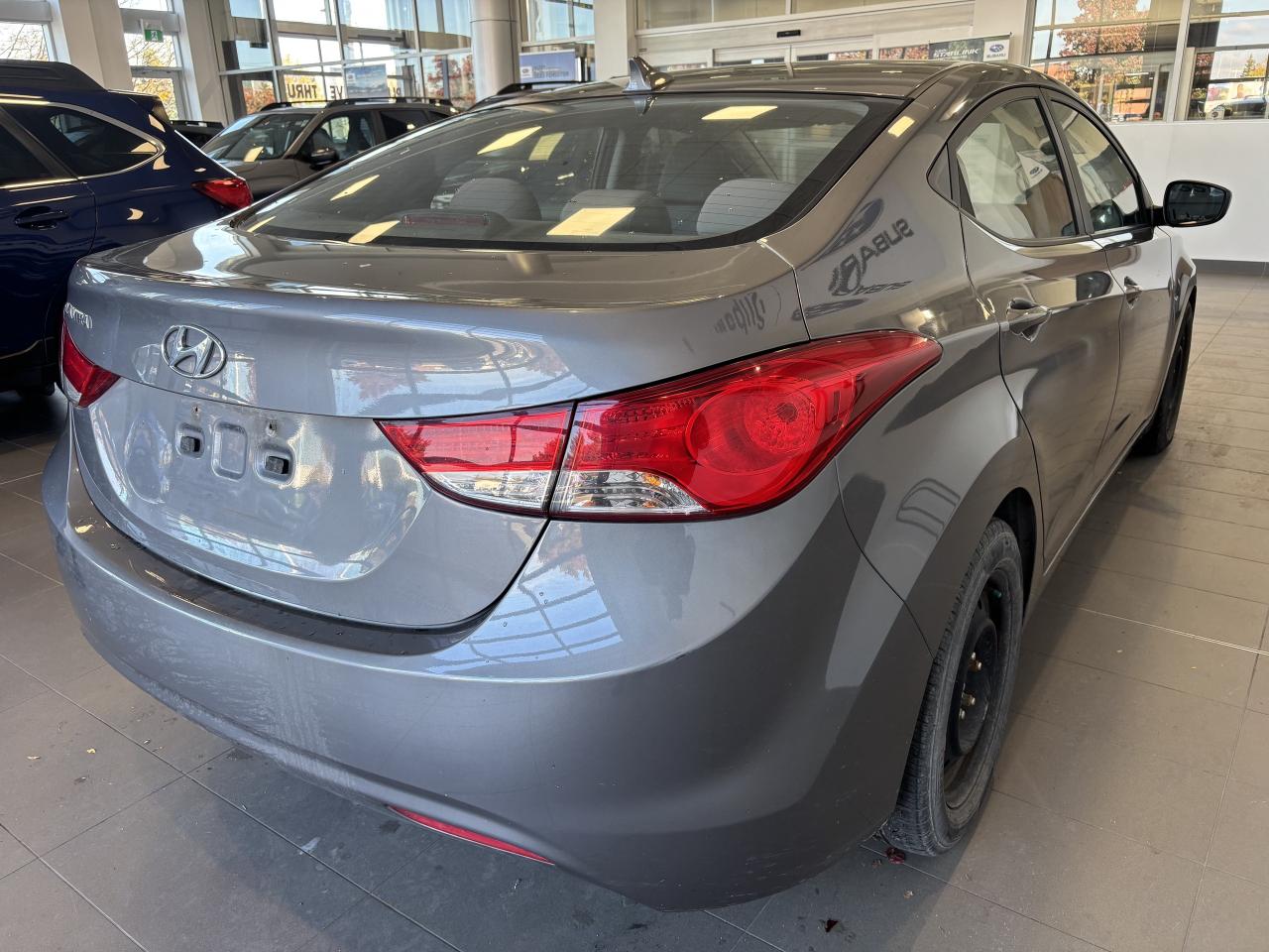 2012 Hyundai Elantra GL   CLEAN CARFAX   MANUAL   SOLD ASIS   BLUETOOTH Photo