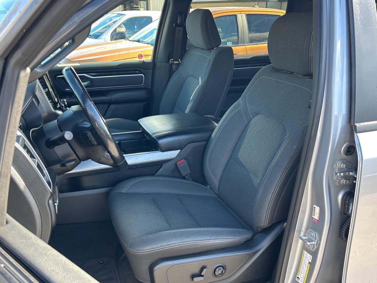 2019 RAM 1500 Big Horn 5.7L/4X4/NAV/REMOTE START CALL NAPANEE Photo