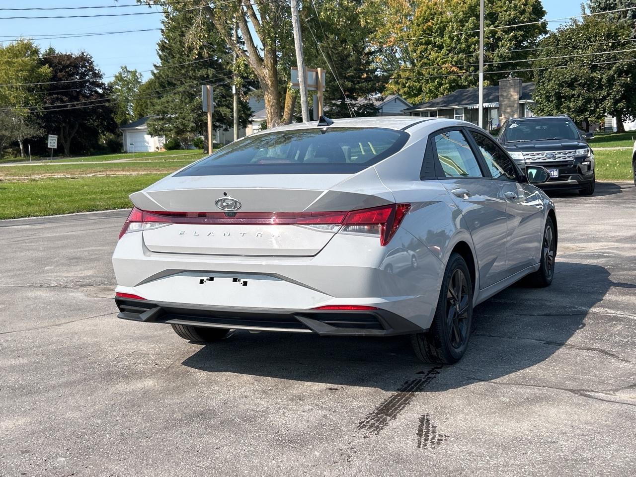 2022 Hyundai Elantra Preferred APPLE CARPLAY/ANDROID AUTO  CALL PICTON Photo