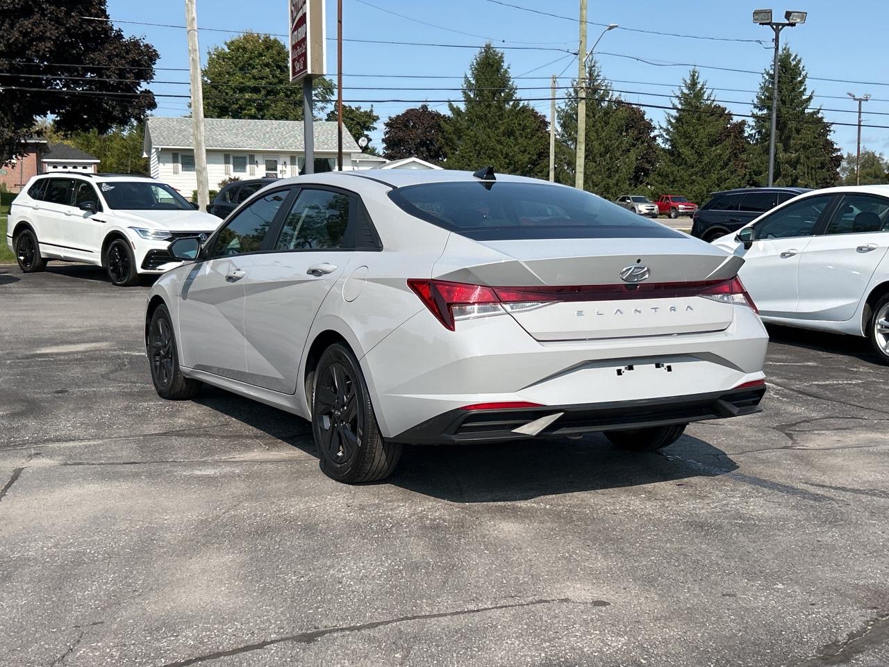 2022 Hyundai Elantra Preferred APPLE CARPLAY/ANDROID AUTO  CALL PICTON Photo