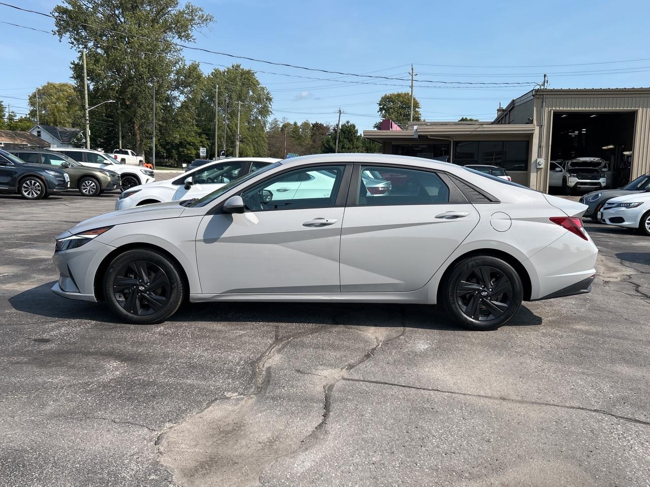 2022 Hyundai Elantra Preferred APPLE CARPLAY/ANDROID AUTO  CALL PICTON Photo