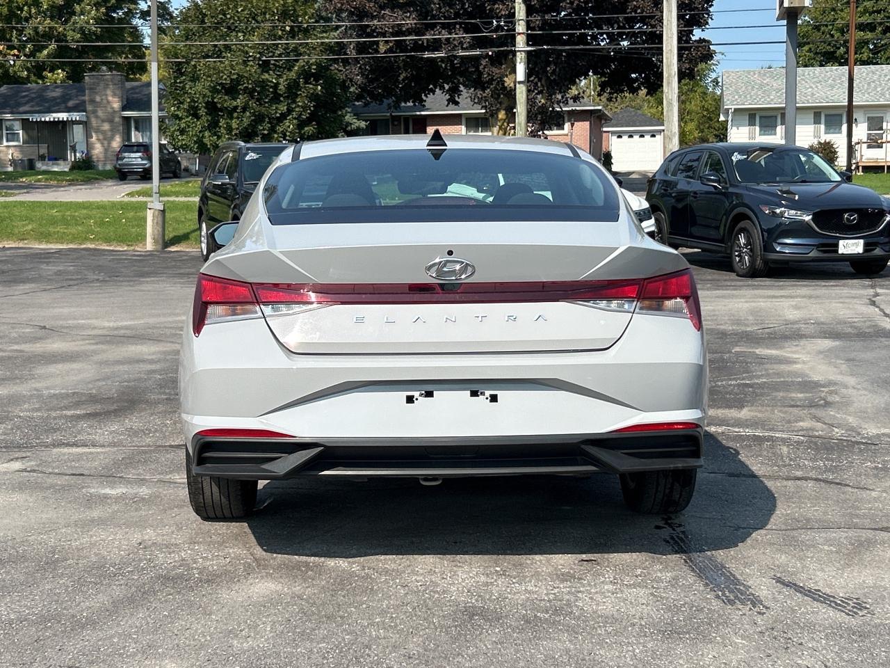 2022 Hyundai Elantra Preferred APPLE CARPLAY/ANDROID AUTO  CALL PICTON Photo