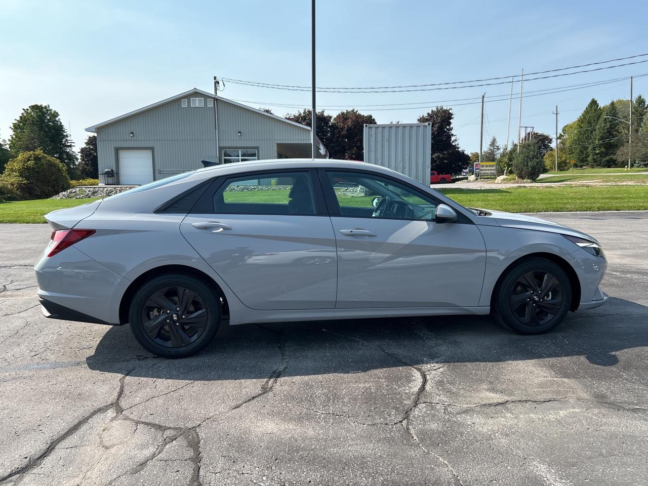 2022 Hyundai Elantra Preferred APPLE CARPLAY/ANDROID AUTO  CALL PICTON Photo