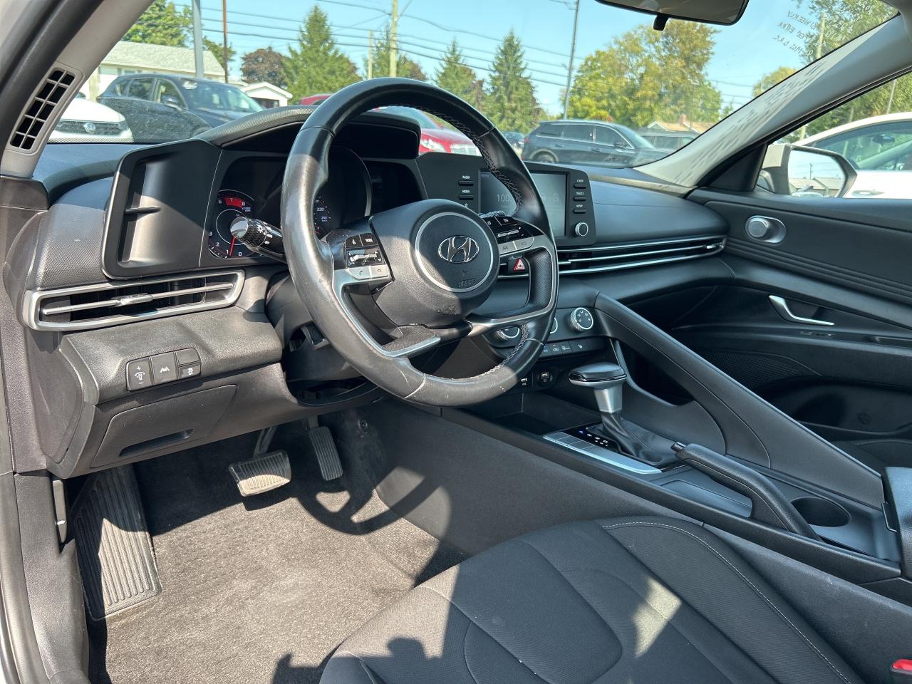 2022 Hyundai Elantra Preferred APPLE CARPLAY/ANDROID AUTO  CALL PICTON Photo