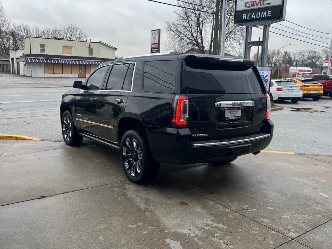 2019 GMC Yukon DENALI LOADED LOCAL TRADE Photo