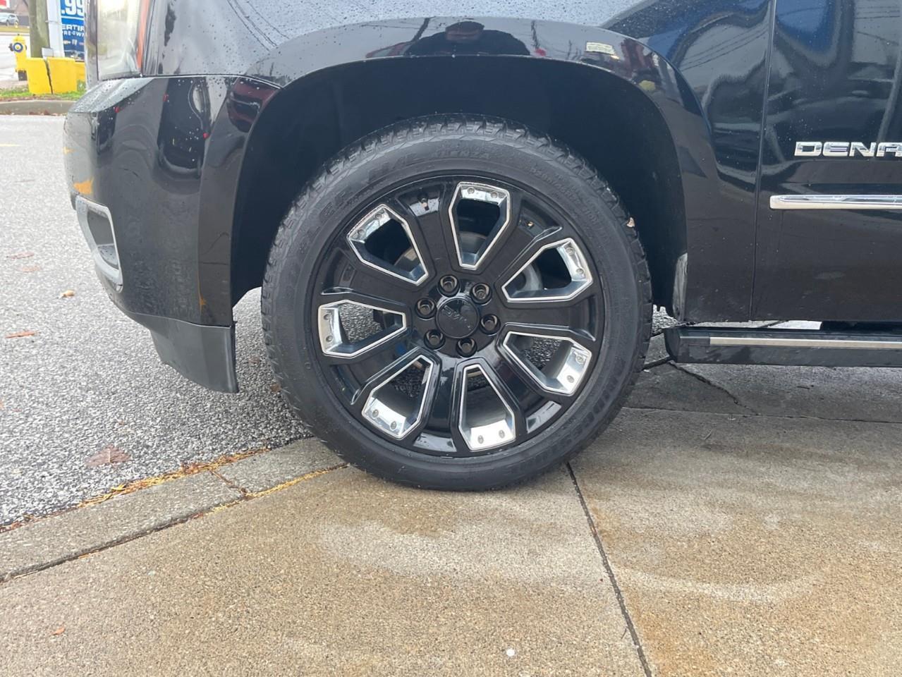 2019 GMC Yukon DENALI LOADED LOCAL TRADE Photo