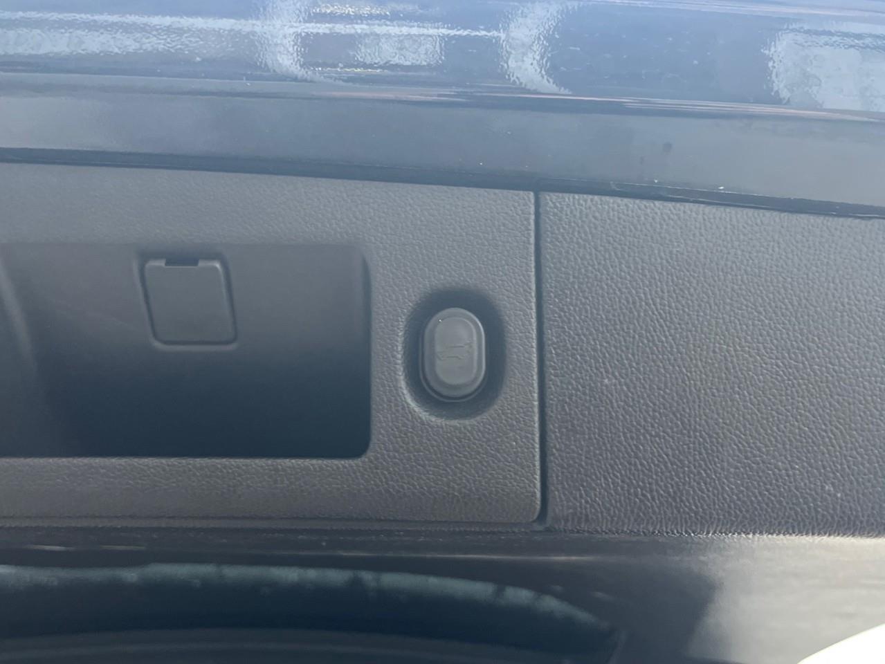 2019 GMC Yukon DENALI LOADED LOCAL TRADE Photo