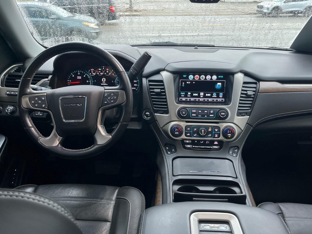 2019 GMC Yukon DENALI LOADED LOCAL TRADE Photo