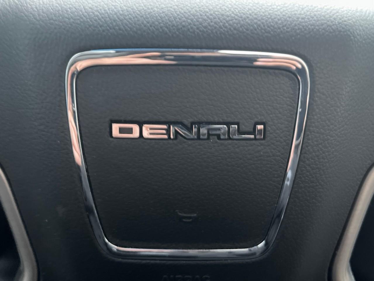 2019 GMC Yukon DENALI LOADED LOCAL TRADE Photo