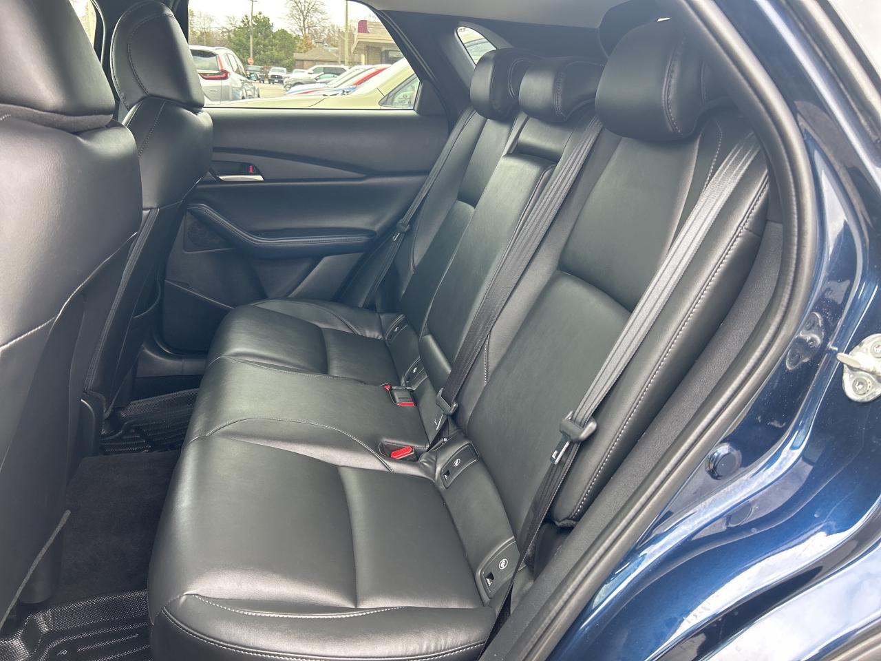 2021 Mazda CX-30 GS AWD/SUNROOF/H.LEATHER  **CALL 613-961-8848 Photo