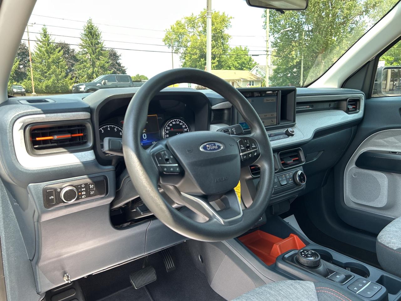 2023 Ford Maverick FX4 4x4 CALL NAPANEE 613-354-2100 Photo