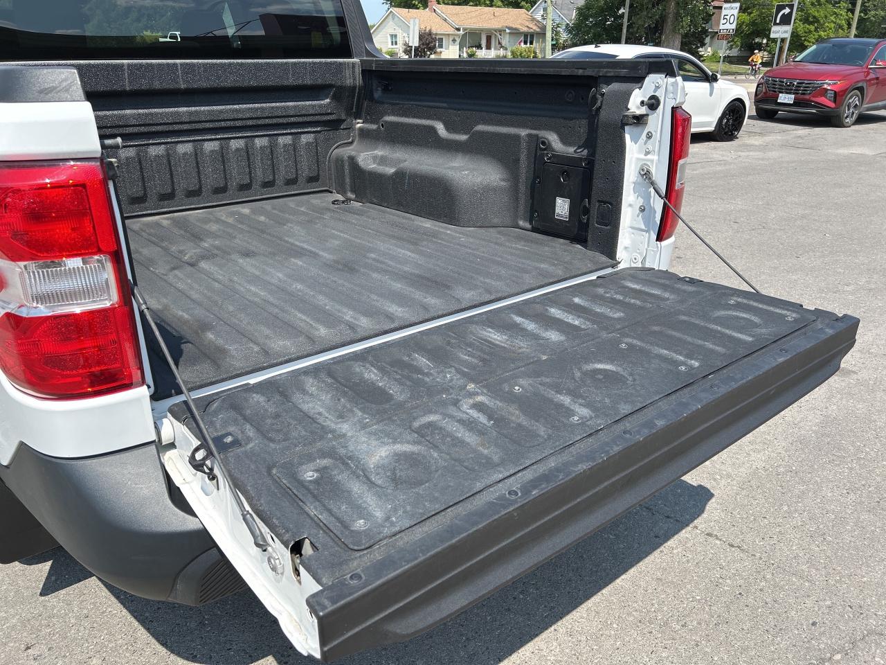 2023 Ford Maverick FX4 4x4 CALL NAPANEE 613-354-2100 Photo