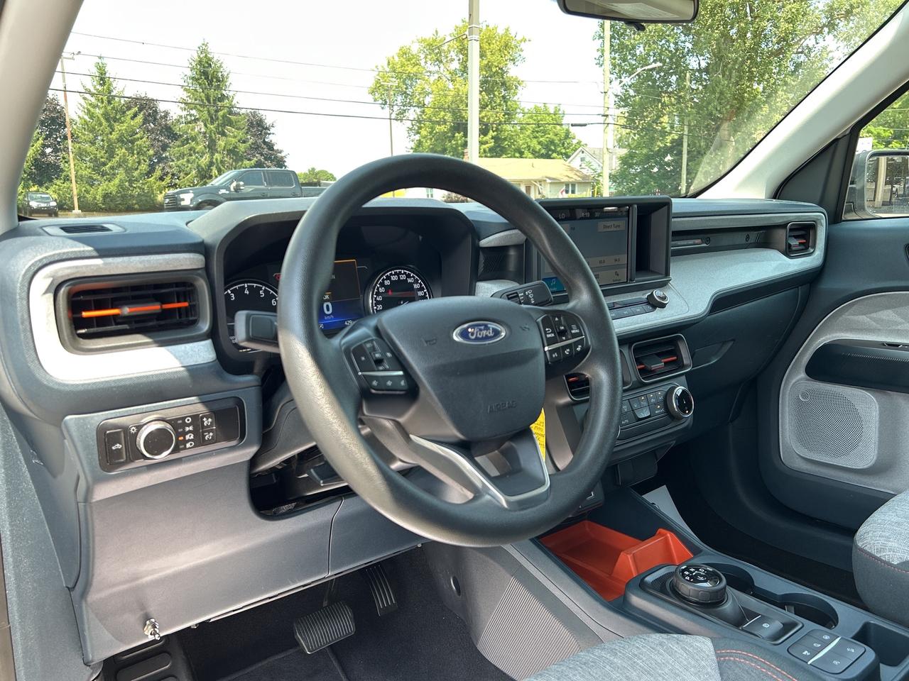 2023 Ford Maverick FX4 4x4 CALL NAPANEE 613-354-2100 Photo