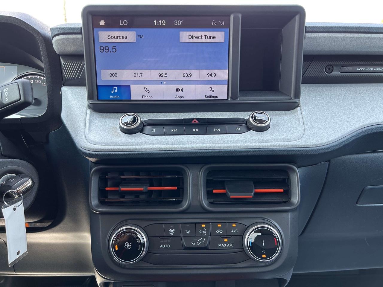 2023 Ford Maverick FX4 4x4 CALL NAPANEE 613-354-2100 Photo