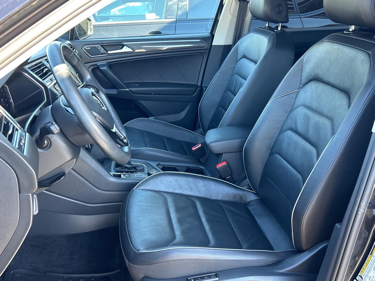 2020 Volkswagen Tiguan Highline LEATHER/AWD/NAV/PANO ROOF CALL PICTON Photo