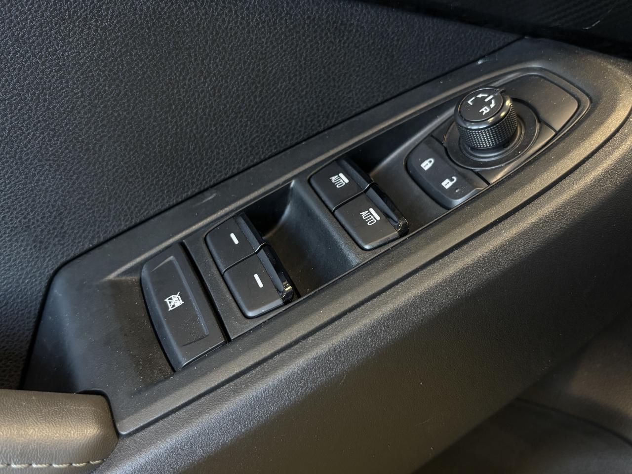 2025 Subaru Crosstrek TOURING AWD   DEALER DEMO   CLEAN CARFAX   CARPLAY Photo