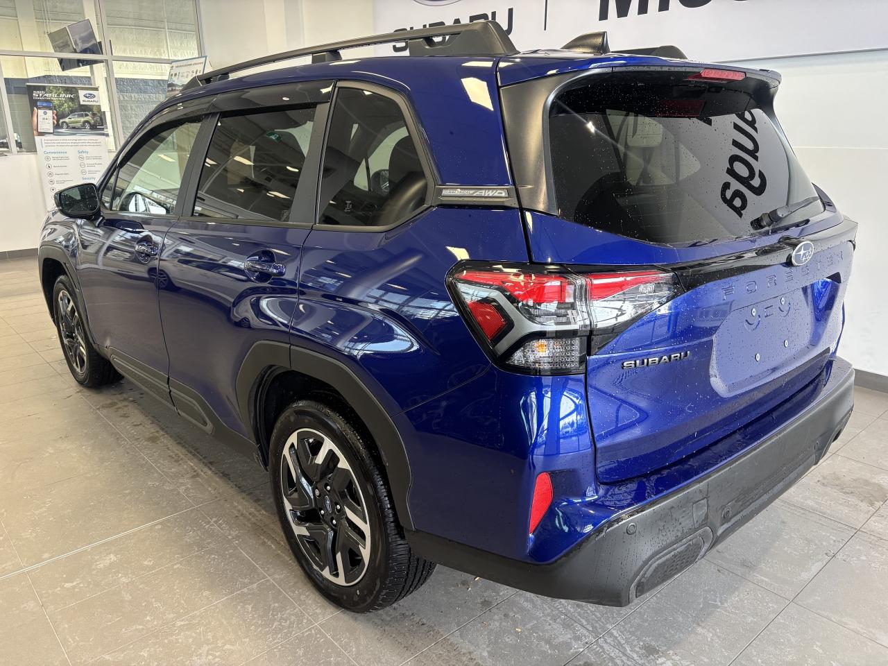2025 Subaru Forester LIMITED   DEALER DEMO   CLEAN CARFAX  NAVI SUNROOF Photo