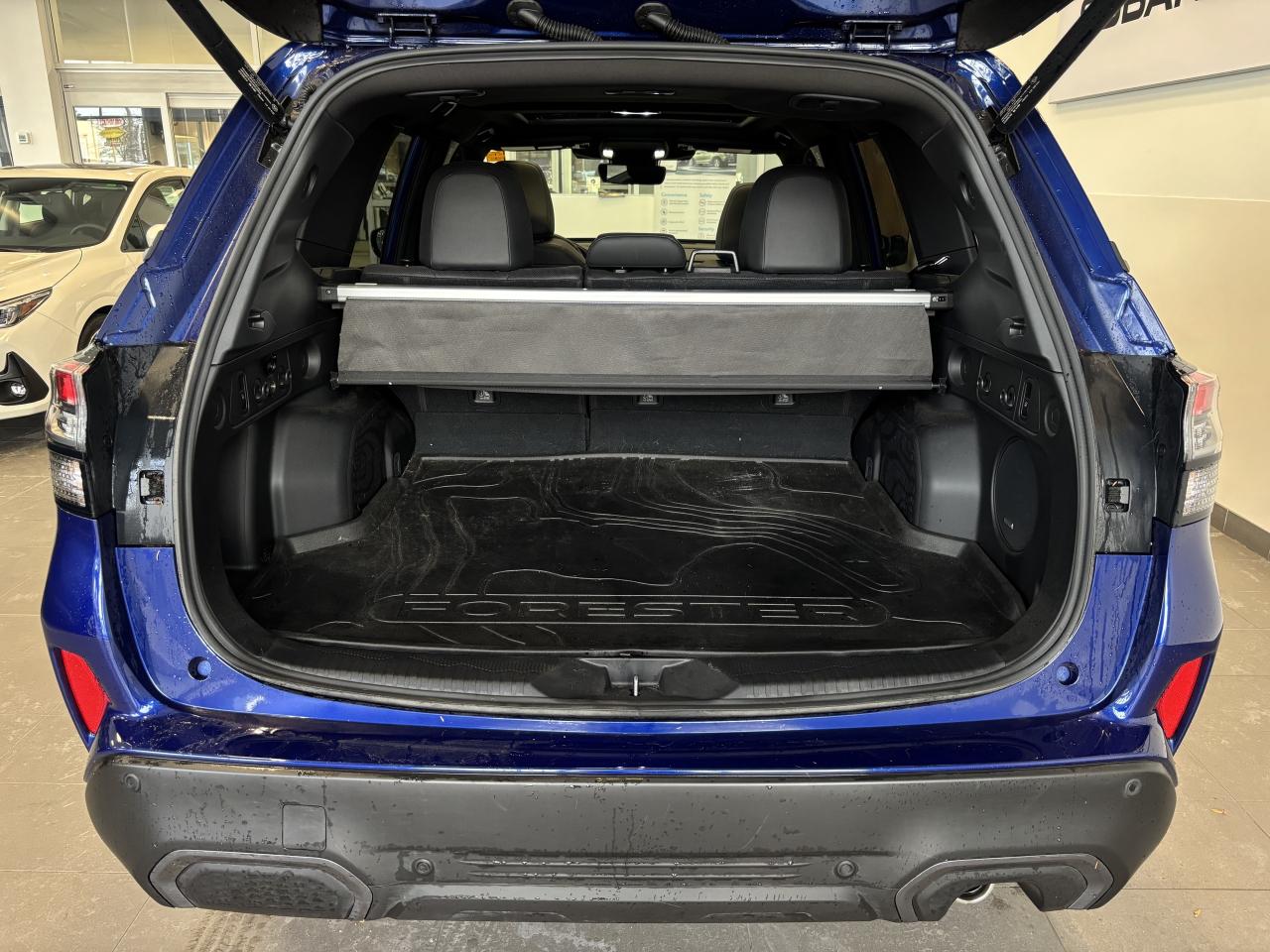 2025 Subaru Forester LIMITED   DEALER DEMO   CLEAN CARFAX  NAVI SUNROOF Photo
