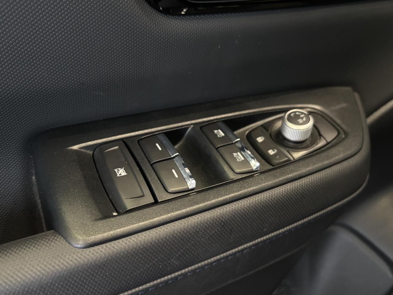 2025 Subaru Forester LIMITED   DEALER DEMO   CLEAN CARFAX  NAVI SUNROOF Photo