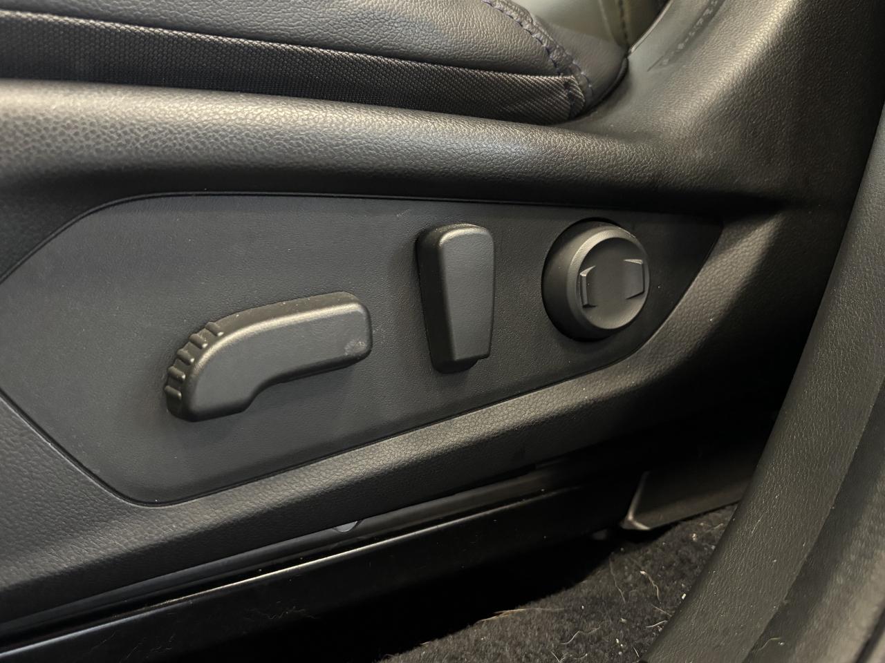 2025 Subaru Forester LIMITED   DEALER DEMO   CLEAN CARFAX  NAVI SUNROOF Photo