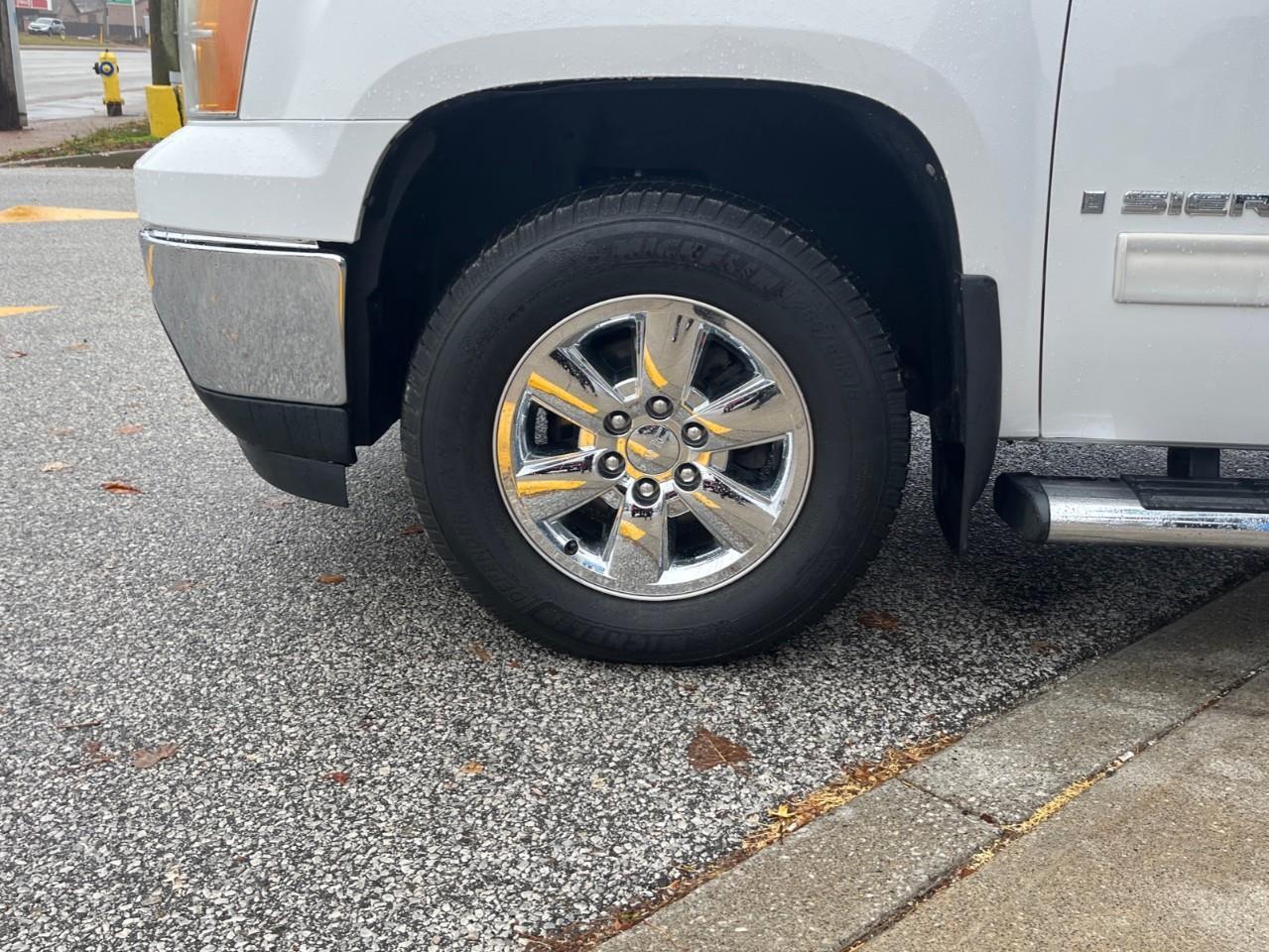 2009 GMC Sierra 1500 SLE 4WD CREW CAB TIME CAPSULE Photo