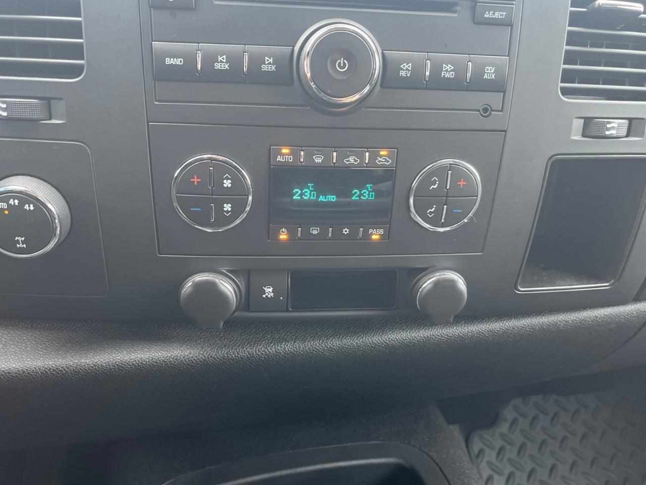 2009 GMC Sierra 1500 SLE 4WD CREW CAB TIME CAPSULE Photo