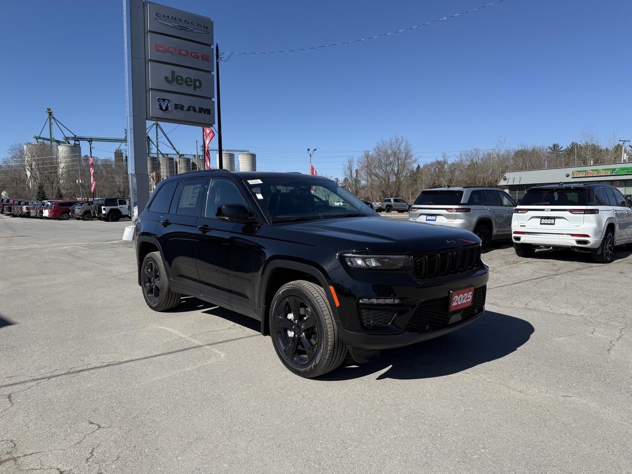 2025 Jeep Grand Cherokee Limited 4X4 - Demo Vehicle!  New rates! Photo