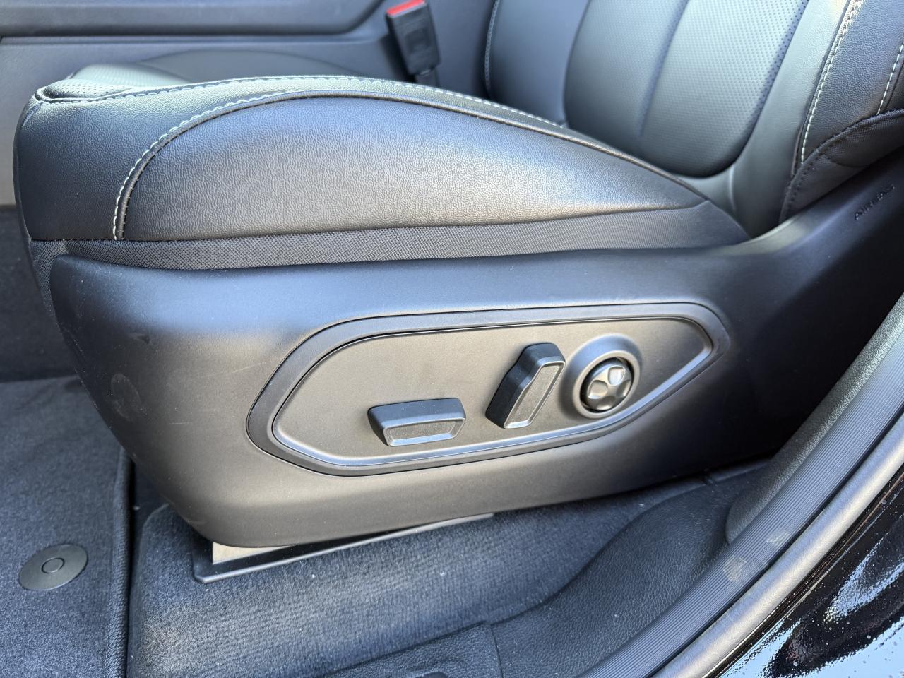 2025 Jeep Grand Cherokee Limited 4X4 - Demo Vehicle!  New rates! Photo