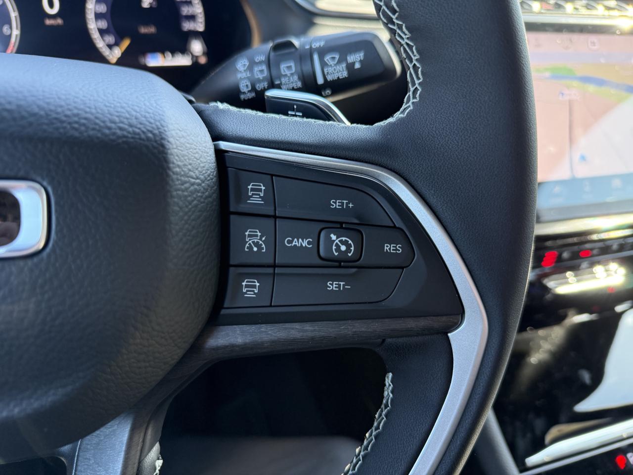 2025 Jeep Grand Cherokee Limited 4X4 - Demo Vehicle!  New rates! Photo