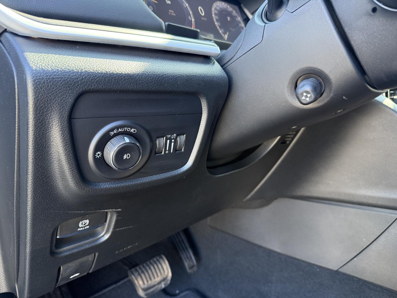 2025 Jeep Grand Cherokee Limited 4X4 - Demo Vehicle!  New rates! Photo