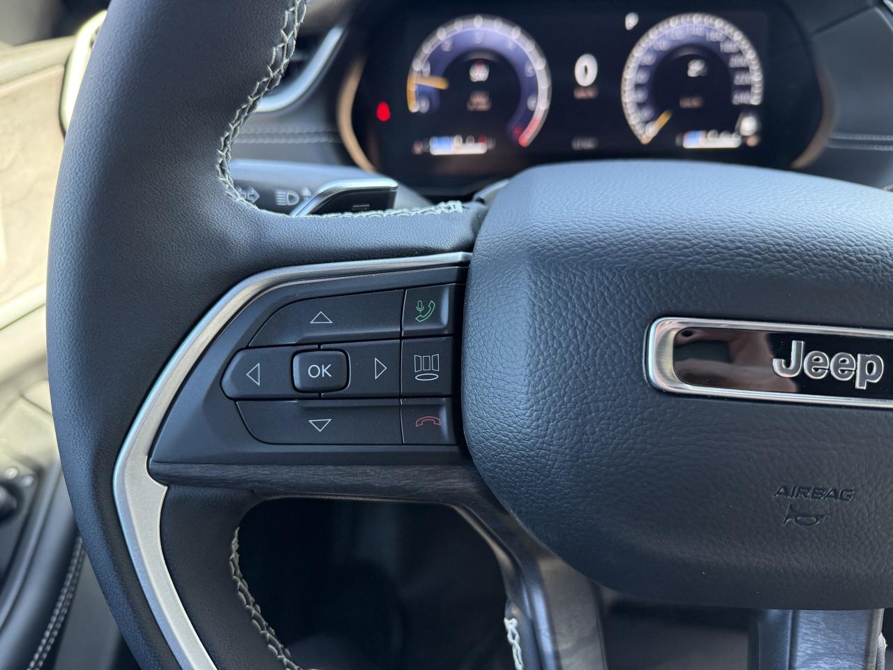 2025 Jeep Grand Cherokee Limited 4X4 - Demo Vehicle!  New rates! Photo