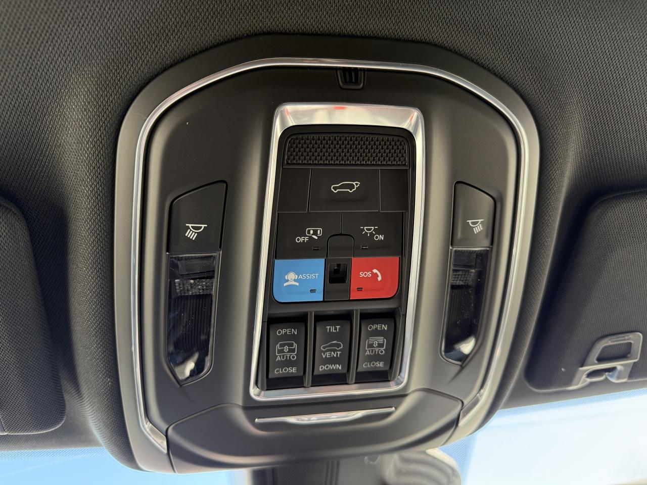 2025 Jeep Grand Cherokee Limited 4X4 - Demo Vehicle!  New rates! Photo