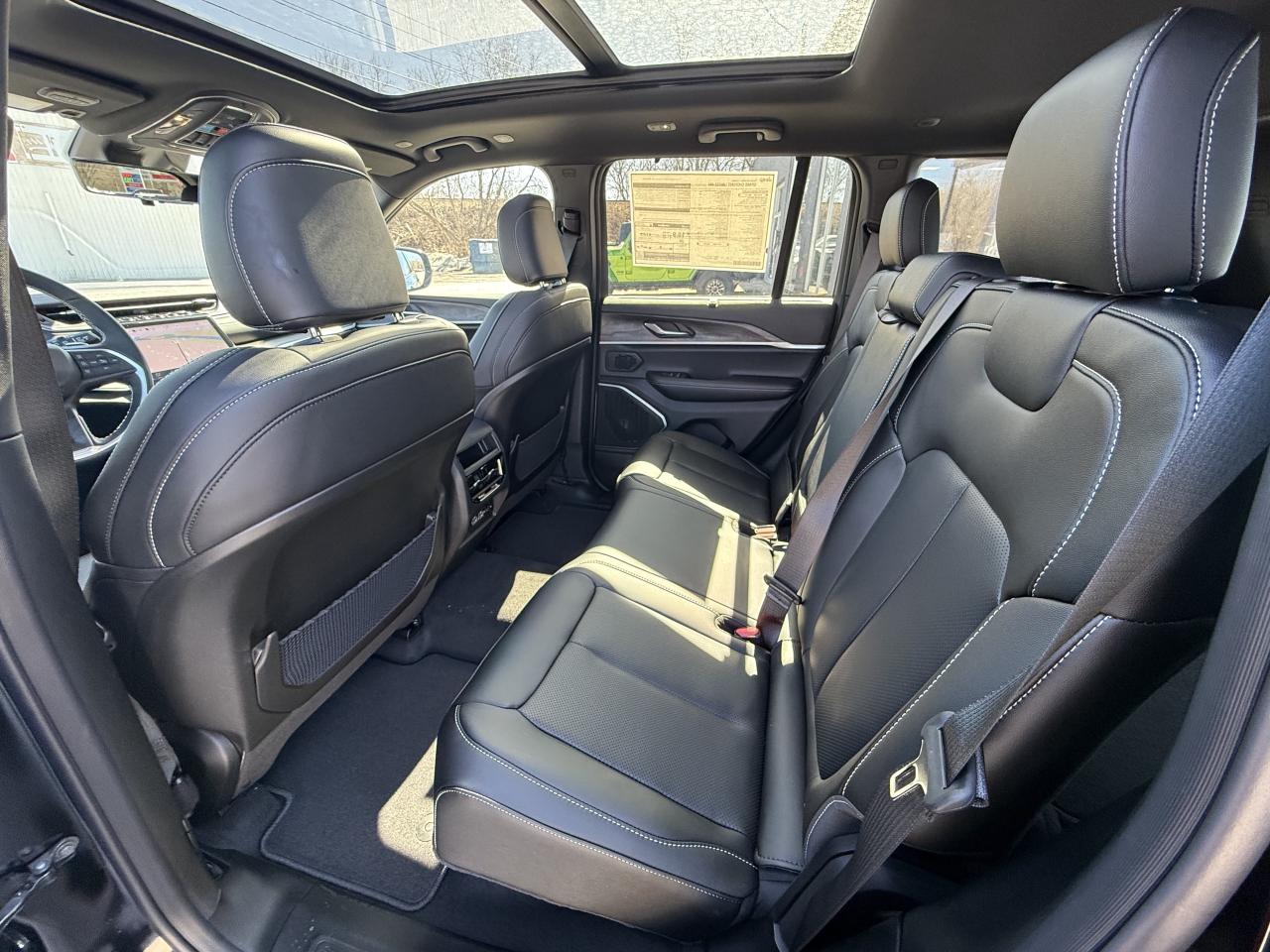 2025 Jeep Grand Cherokee Limited 4X4 - Demo Vehicle!  New rates! Photo