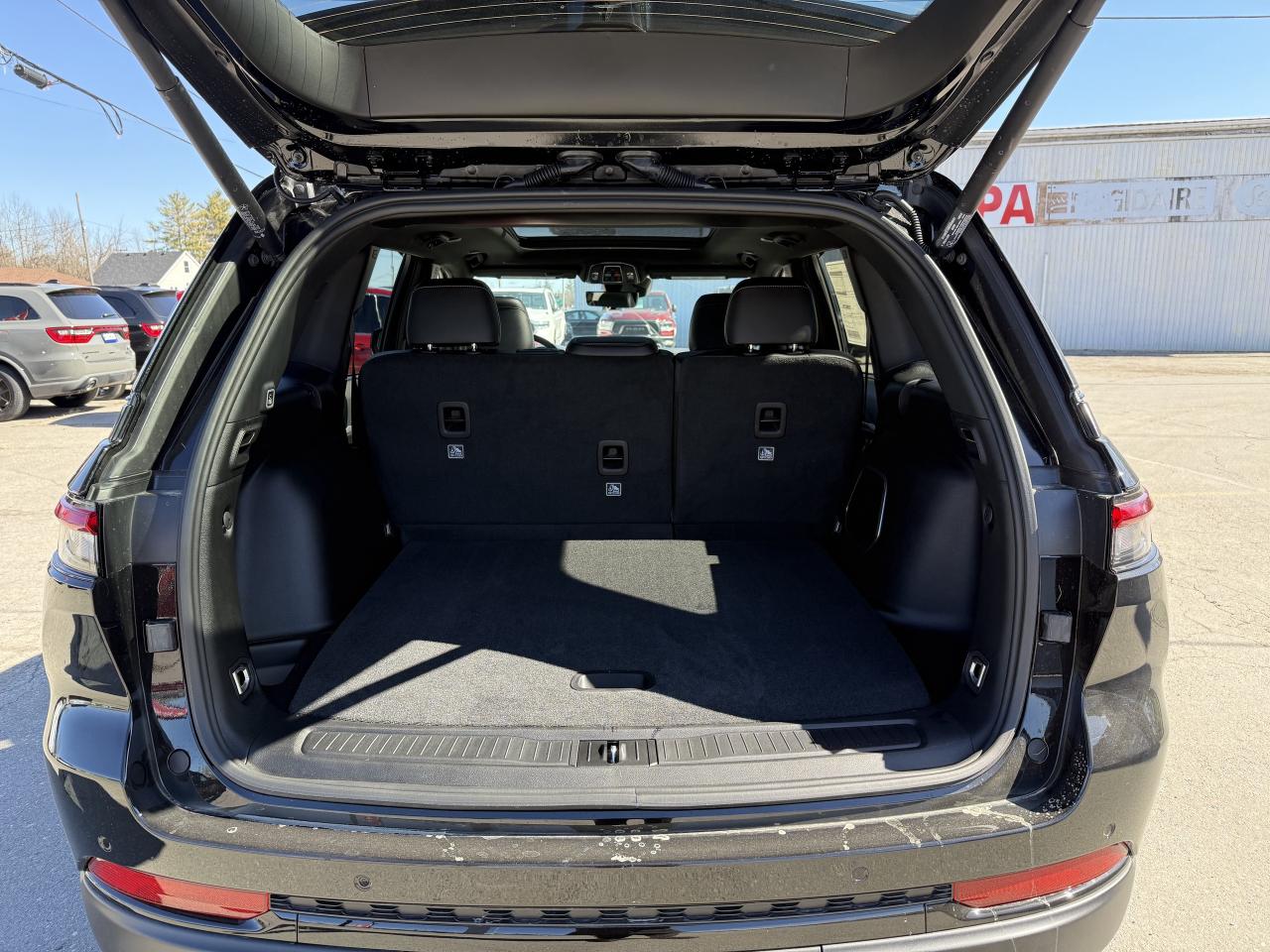 2025 Jeep Grand Cherokee Limited 4X4 - Demo Vehicle!  New rates! Photo