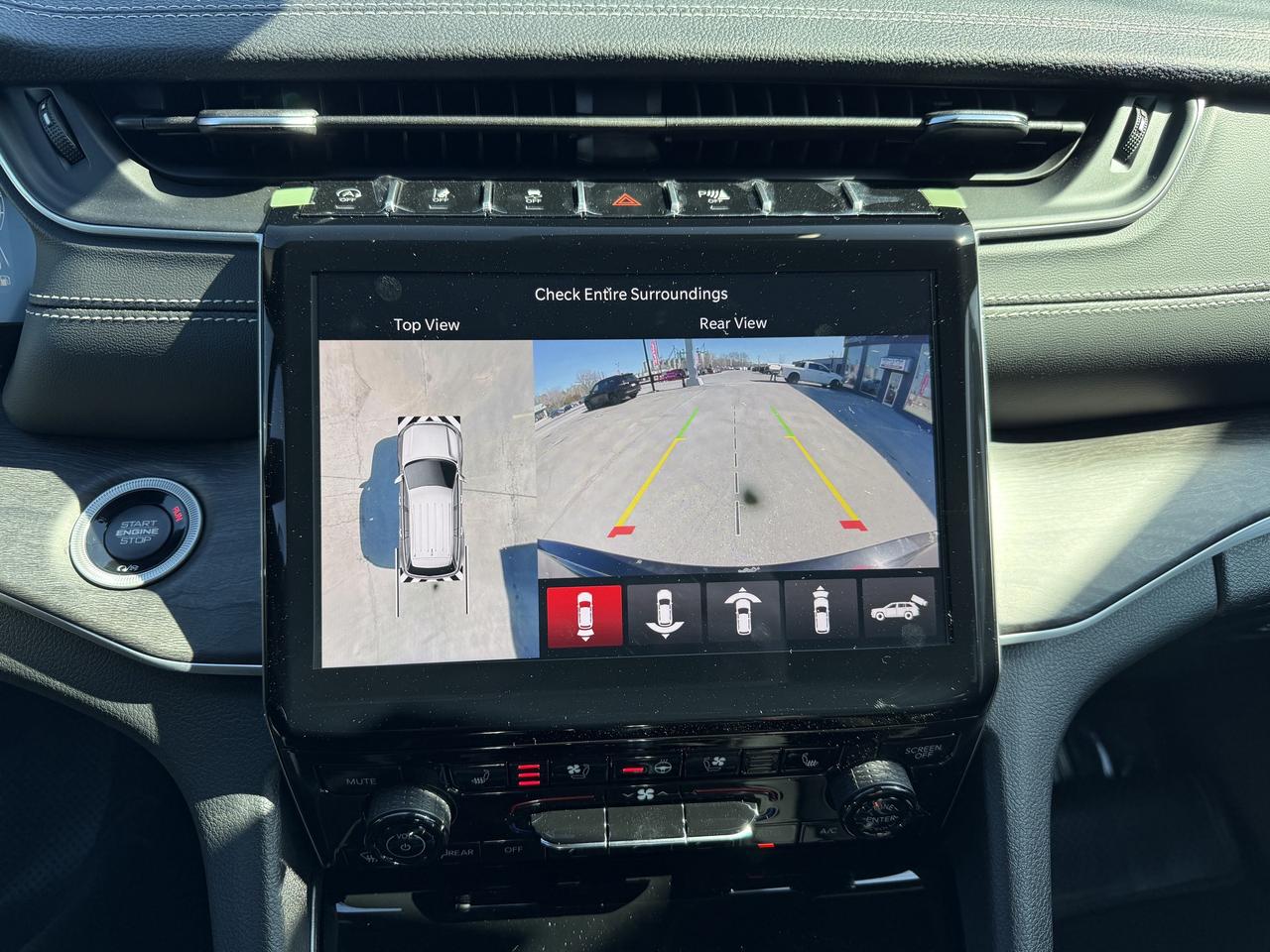 2025 Jeep Grand Cherokee Limited 4X4 - Demo Vehicle!  New rates! Photo